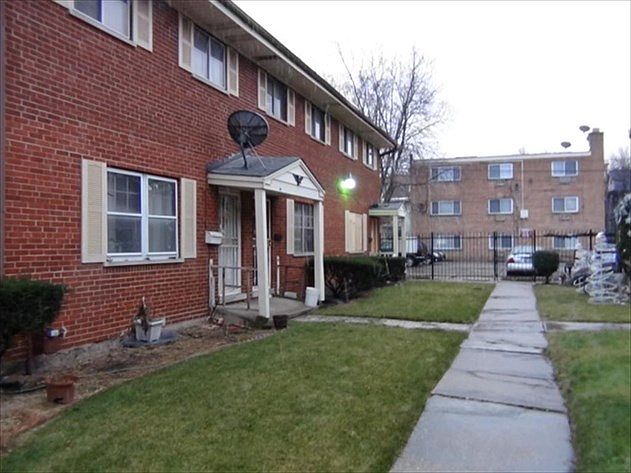 1st image of 1417 W Touhy Ave APT A