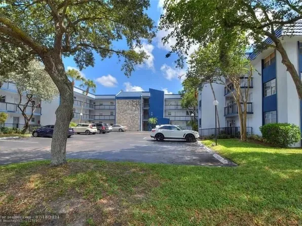 3210 HOLIDAY SPRINGS Boulevard #2-110, Margate, FL 33063