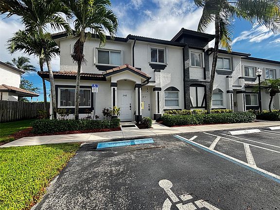 3rd image of 2304 SE 23rd Avenue #2304