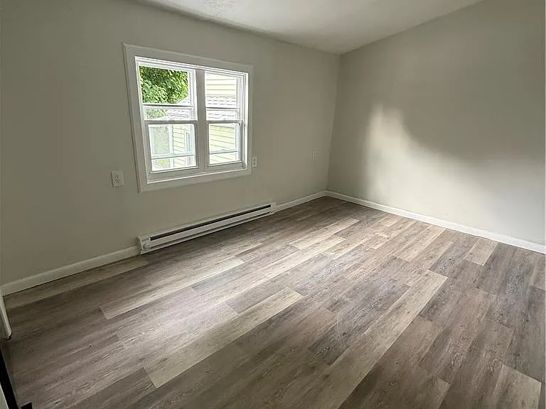 435 E Union St — Photo 5