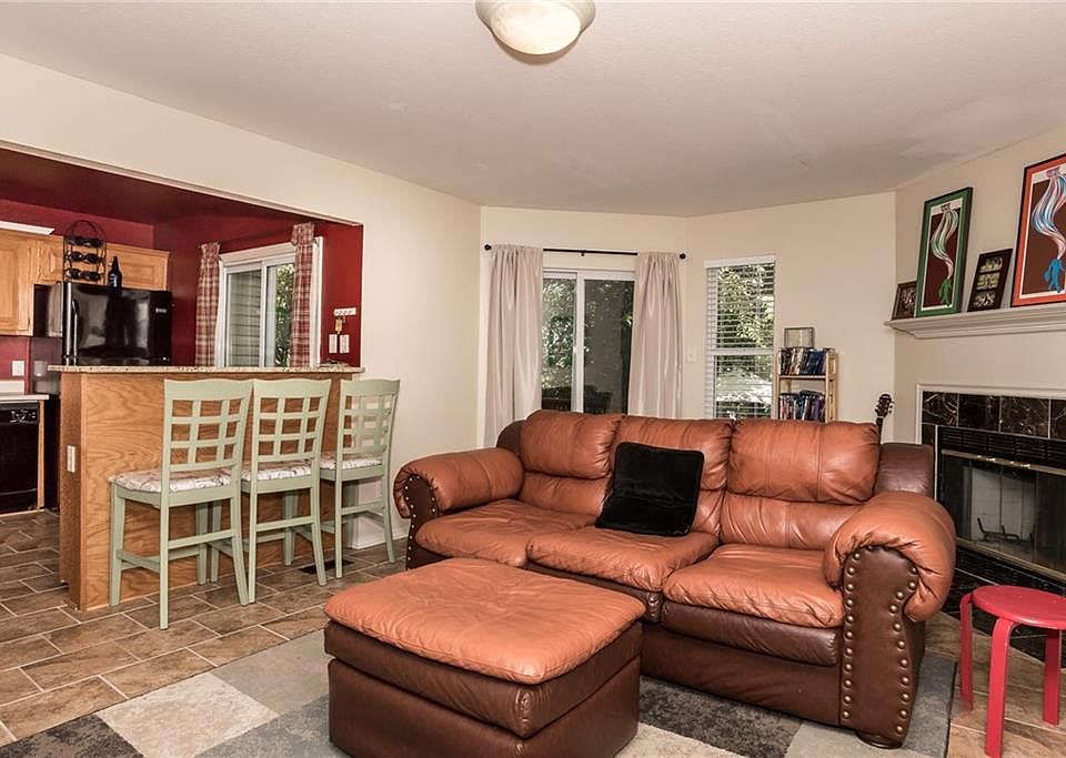 1st image of 2409 N Bronze Tree Dr