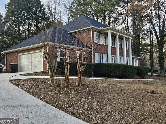 2nd image of 135 Antebellum Way