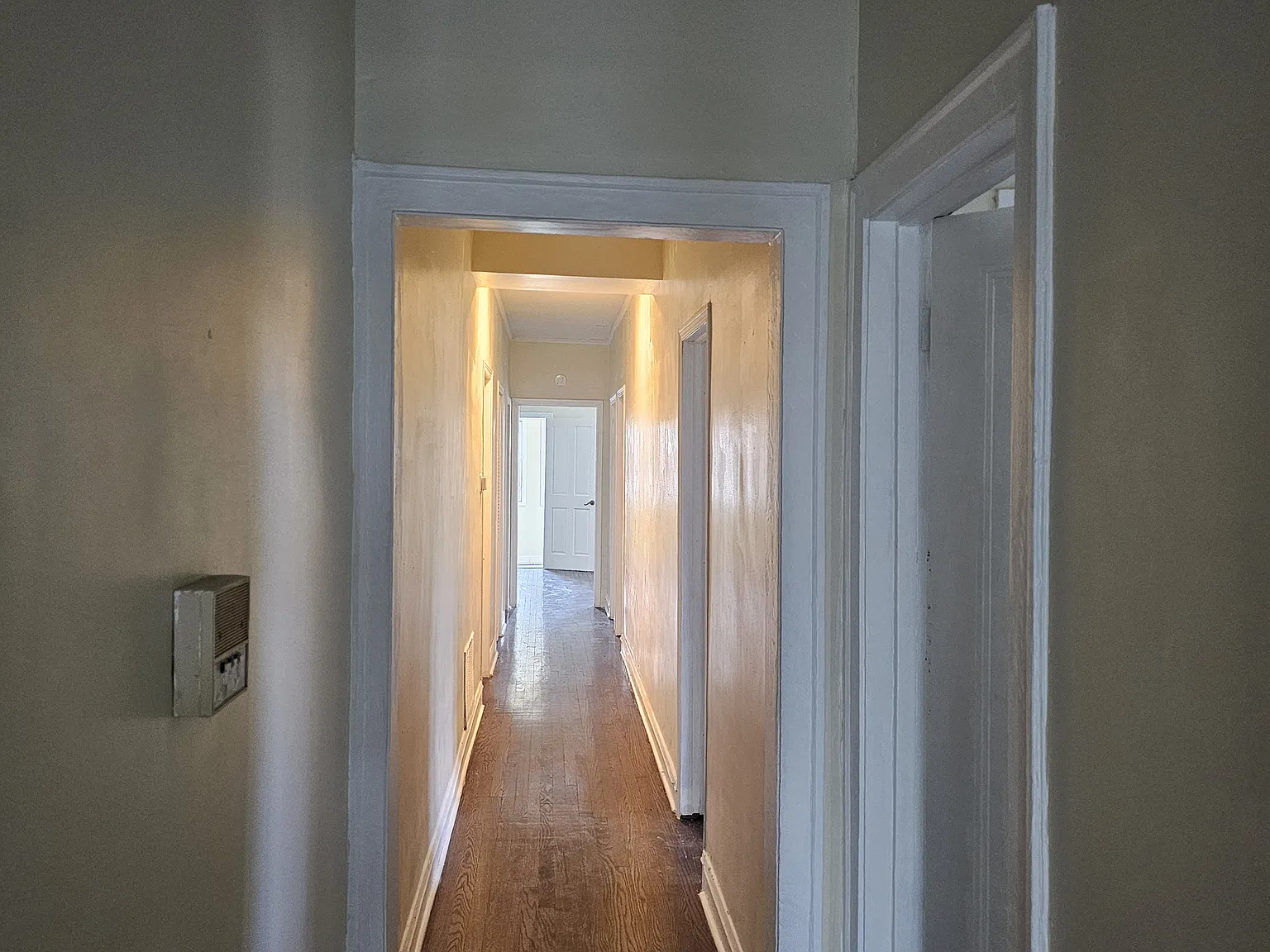 4 bed, 12 sqft, $2,100 — Photo 3