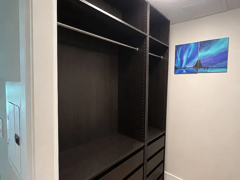 1359 Rathburn Rd E #408 — Photo 8