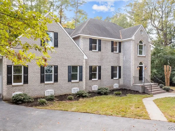 218 Clements Ct, Colonial Heights, VA 23834