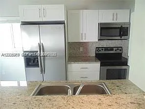 820 3rd St #14 — Photo 16
