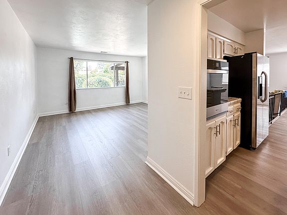 5th image of 3545 W La Vida Avenue