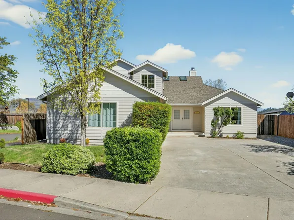 1044 Havenwood Dr, Eagle Pt, OR 97524