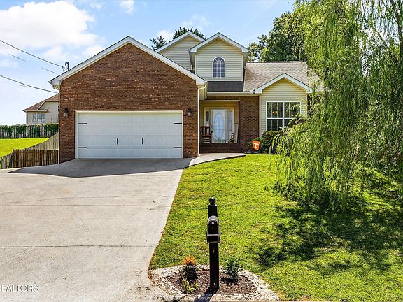 2nd image of 8223 Joshua Rd