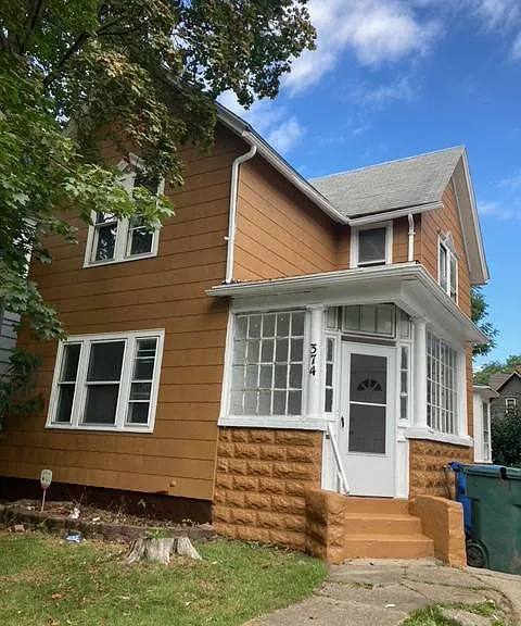 374 Hawley St — Photo 2