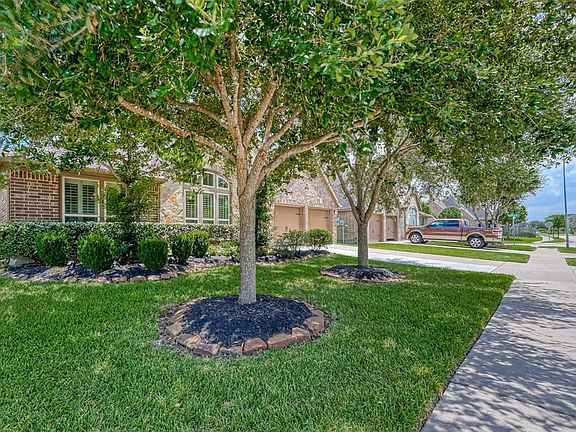 3rd image of 3007 Tamara Creek Ln