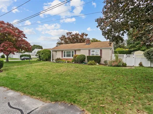 62 Sweetfern Rd, Warwick, RI 02888