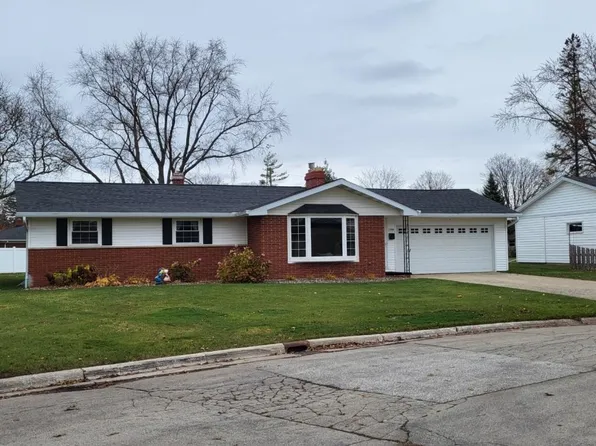 1798 Chateau Dr, Green Bay, WI 54304