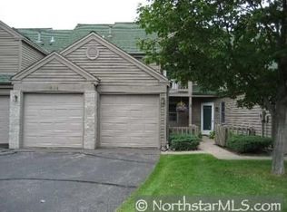 1654 Rosehill Cir, Lauderdale, MN 55108
