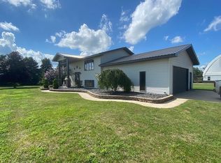 2255 E Johnson Rd, Ithaca, MI 48847