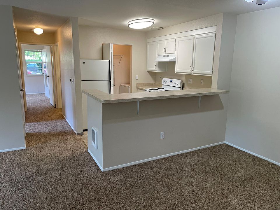 1st image of 5209 NE 34th St