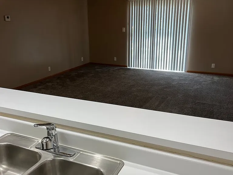 Deer Park Apartments — Photo 41