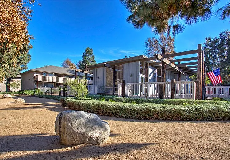 Pine Lake Apartments — Photo 7