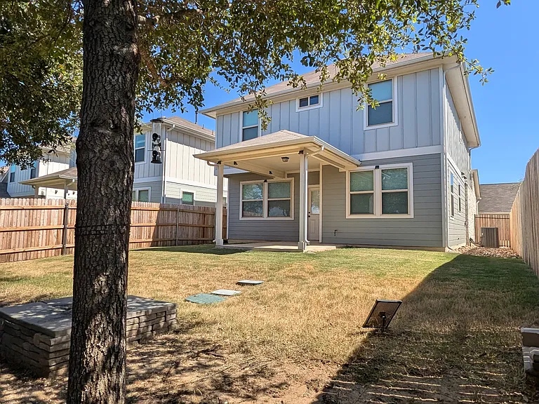 1214 Falconer Way — Photo 5