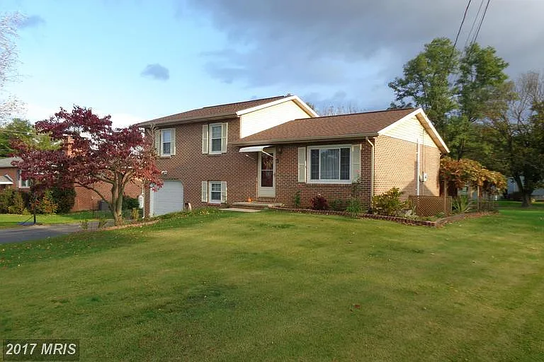 1271 2nd Ave photo 1
