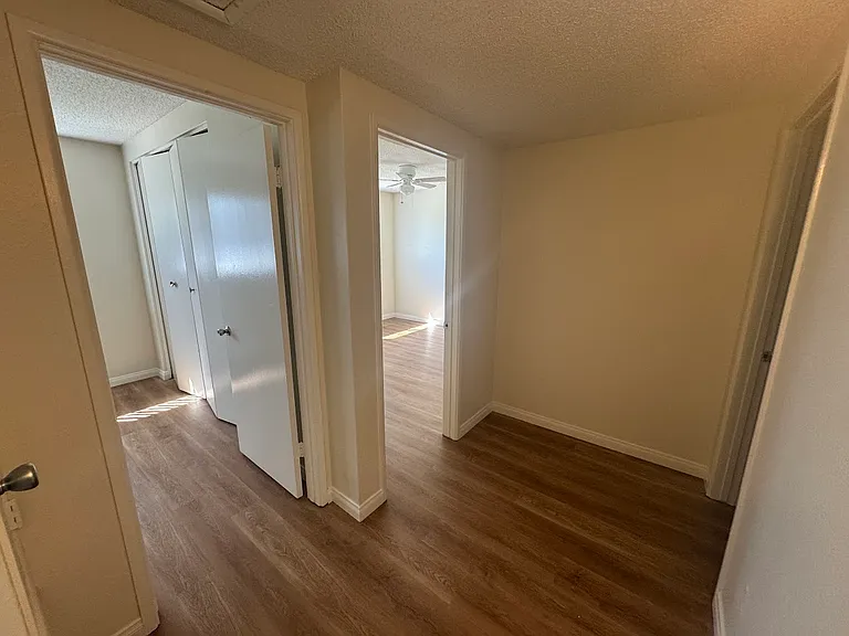 1227 N Garsden Ave — Photo 16