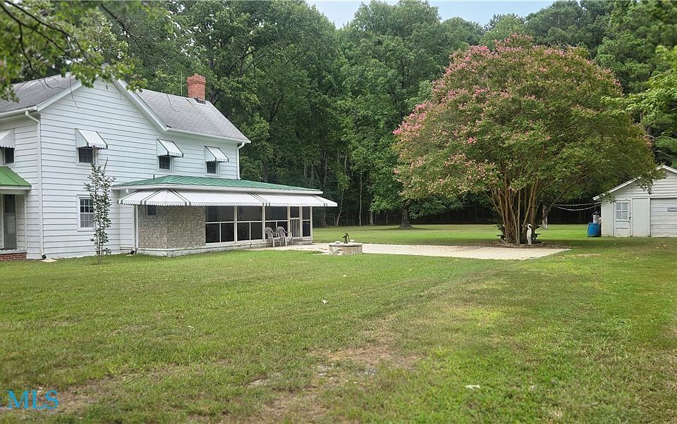 2nd image of 126 W Bay Haven Rd