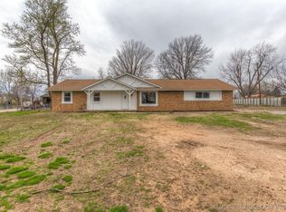 25794 S Ridgeview Rd, Claremore, OK 74019