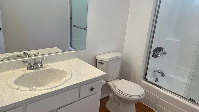 2 bed, 900 sqft, $2,400 — Photo 4