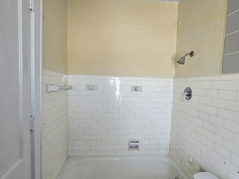 42 Jefferson St #42-5 — Photo 11