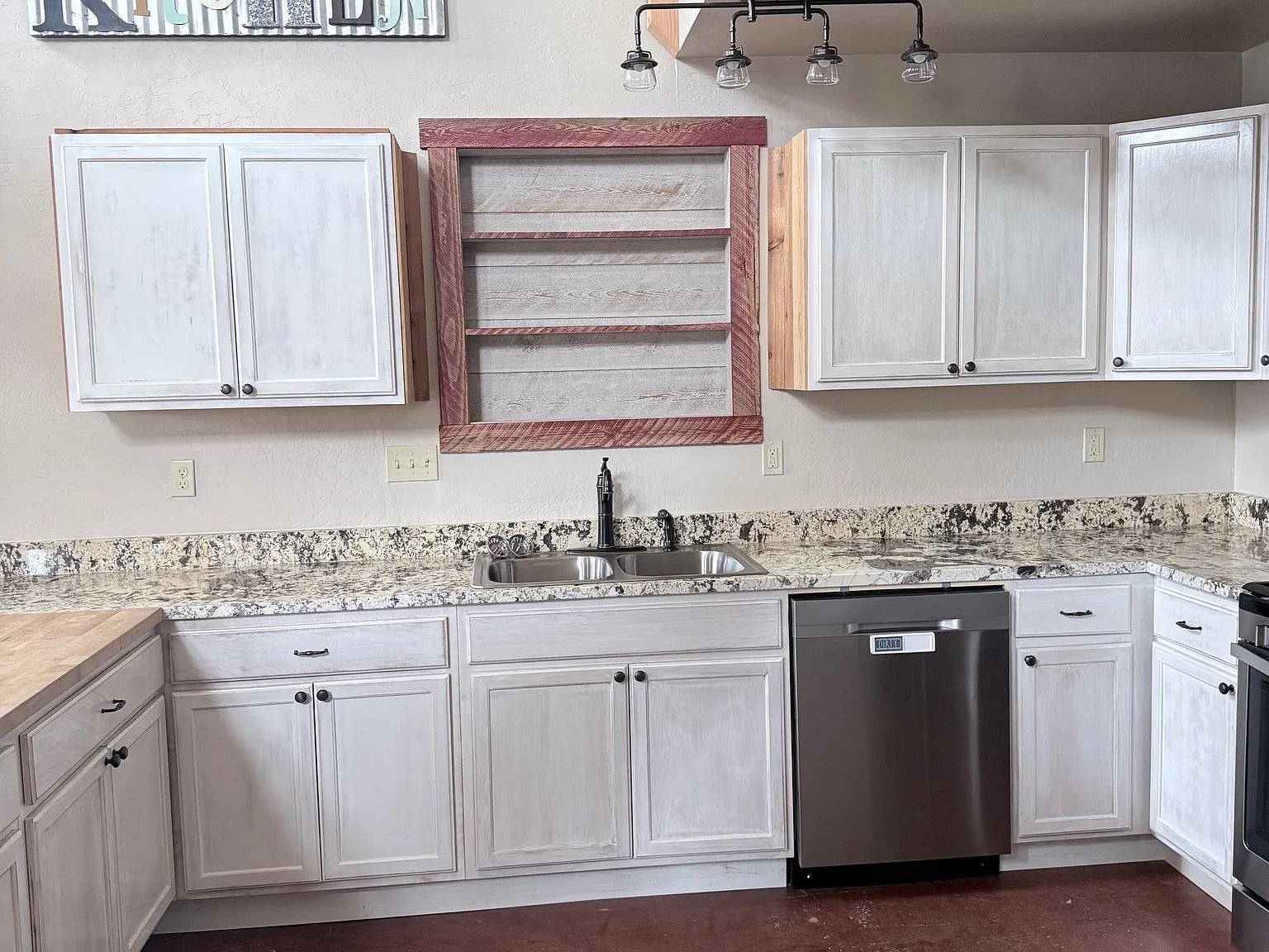 2 bed, 2200 sqft, $2,400 — Photo 4