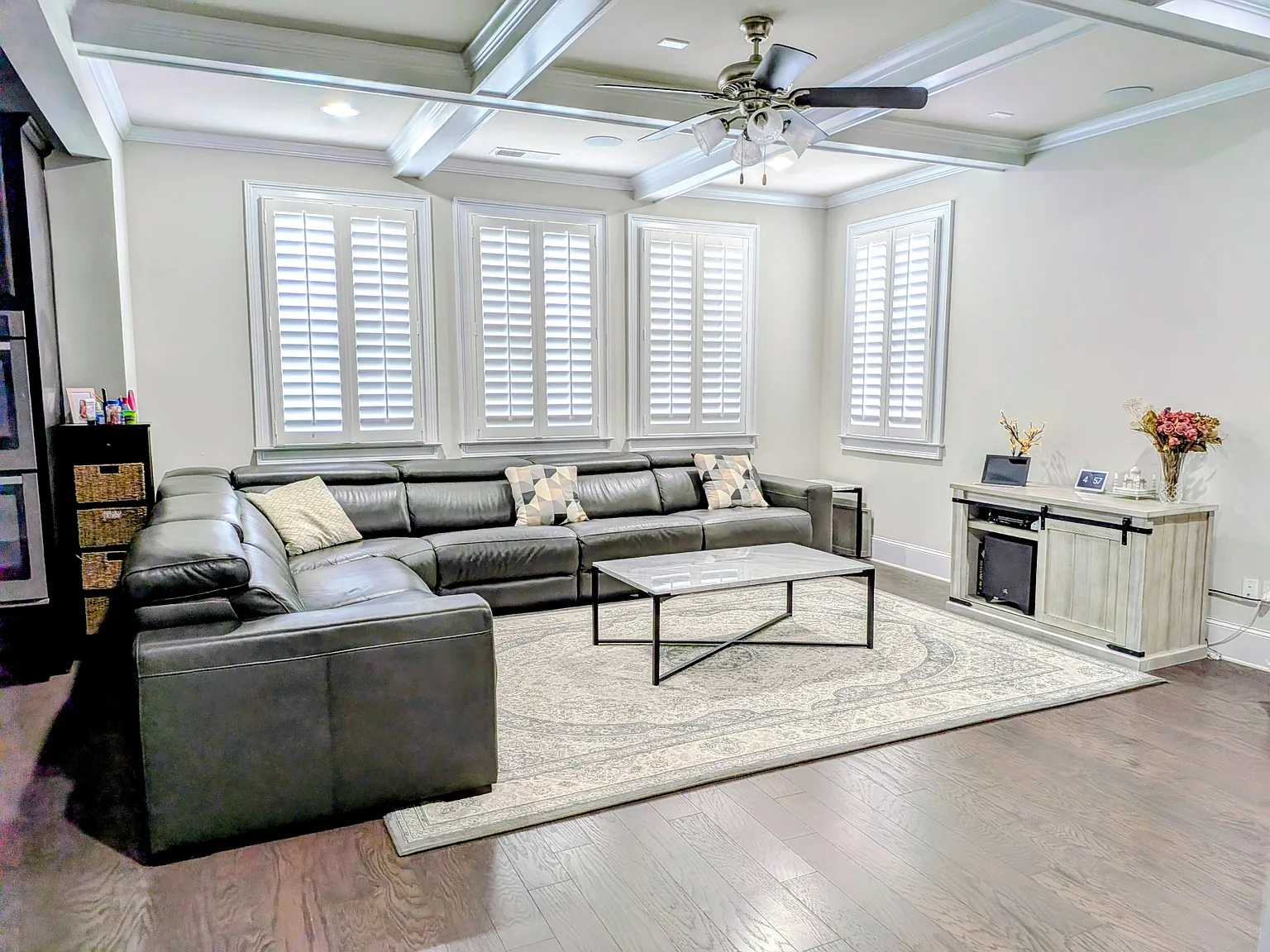 6 bed, 4020 sqft, $3,999 — Photo 4