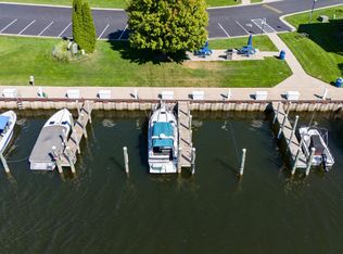 398 Anchors Way #88, Saint Joseph, MI 49085