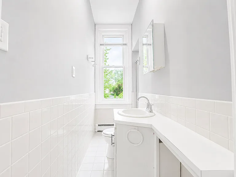 239 Vine St #5 — Photo 4