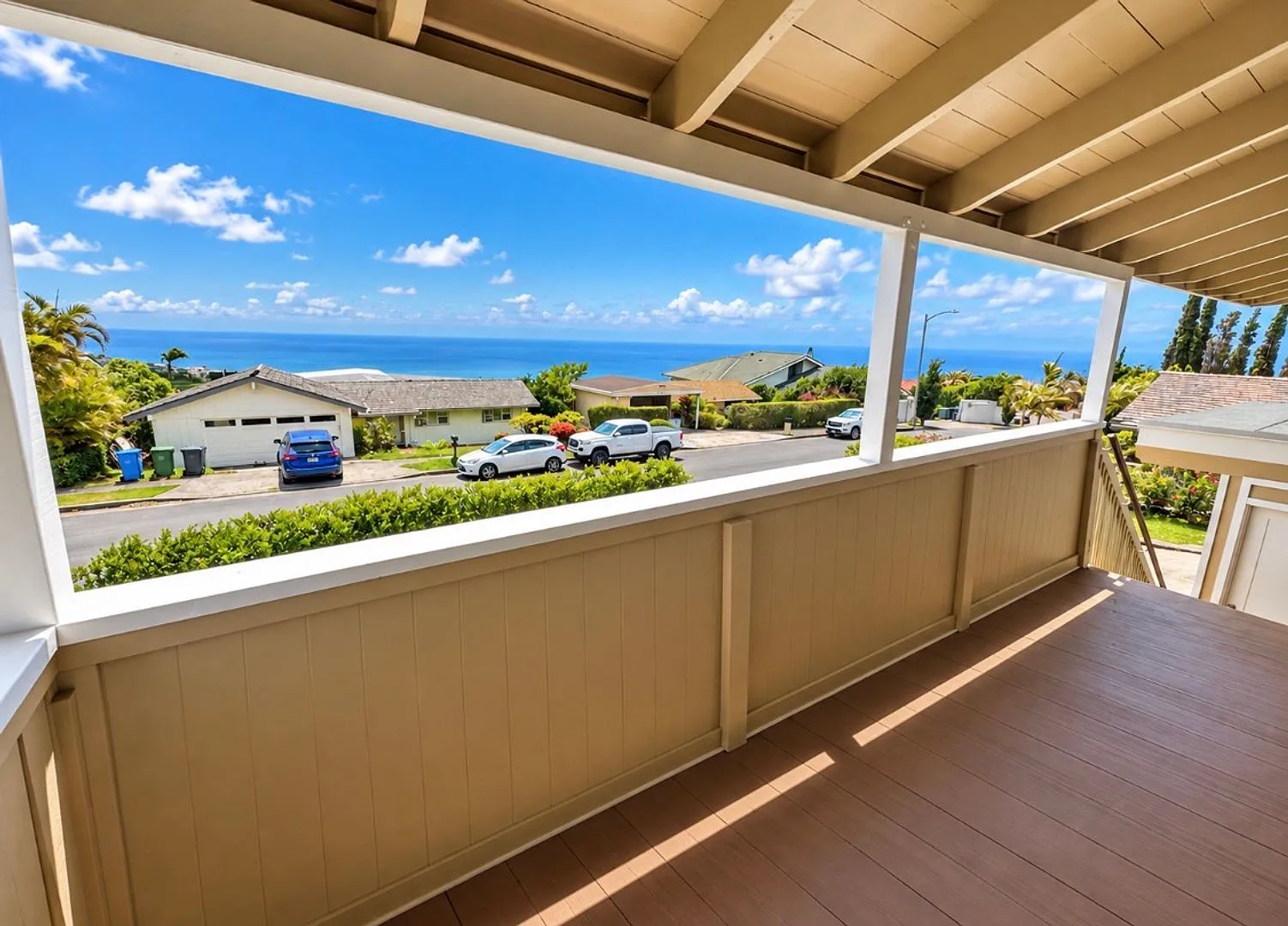 Beautiful Fully Renovated 5-Bedroom Home with Ocean Views — Photo 4