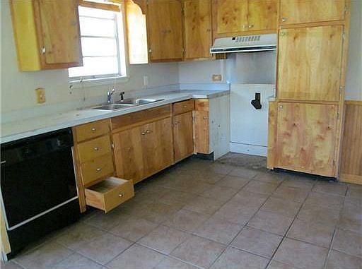 4th image of 12248 Prudie Cir
