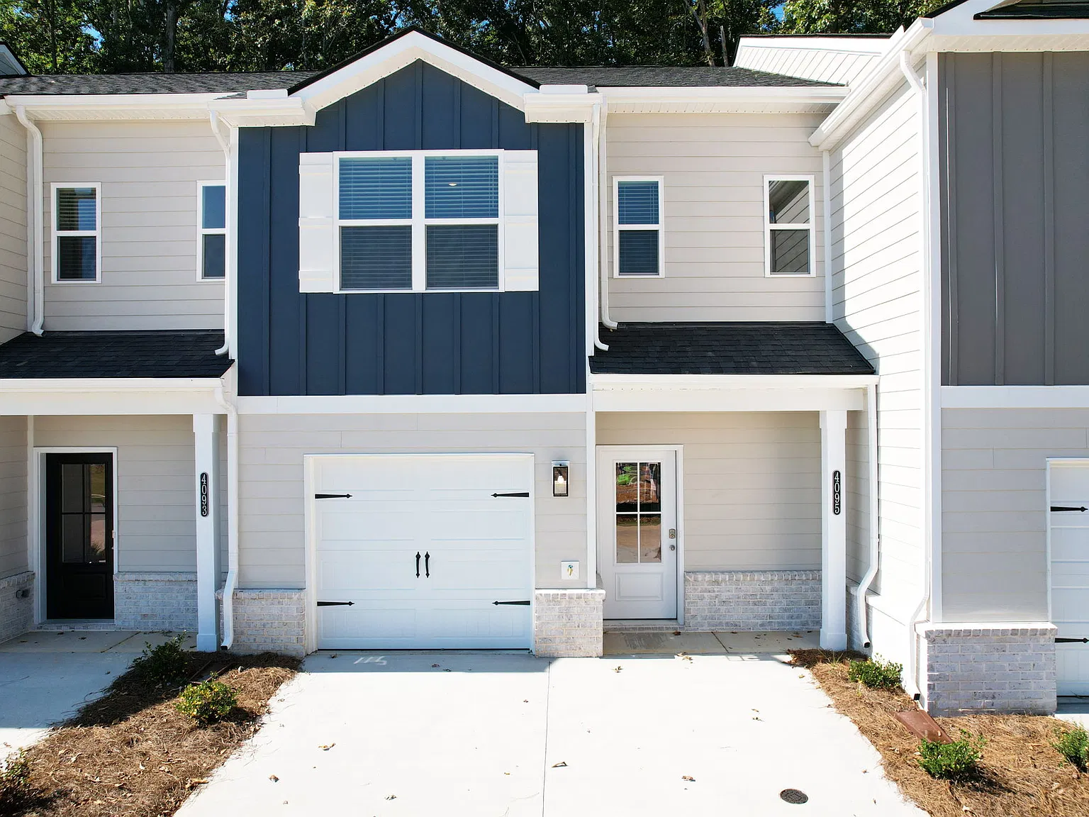 New Construction! 3 bed/2.5 bath Townhouse — Photo 1