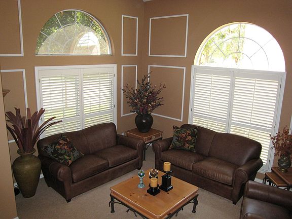 Open Floorplan with Vaulted Ceilings