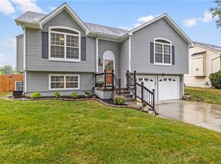 852 SW Highland Ave, Grain Valley, MO 64029