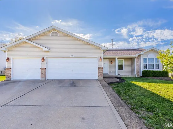 2701 Providence Ridge Dr, Wentzville, MO 63385