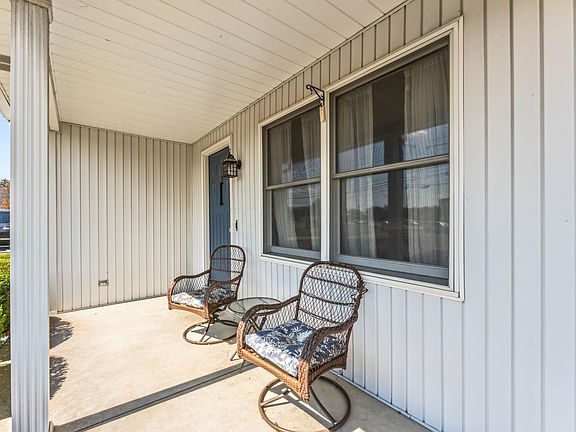 5th image of 1740 Parsons Ln