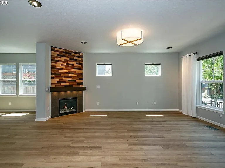 153 NE Porto Way — Photo 20