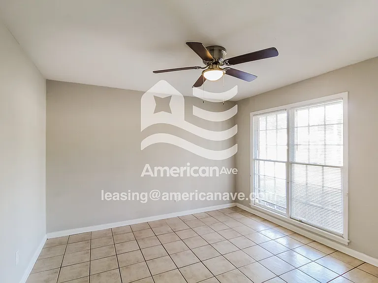 22470_003_wm_-_living_room_13622028.jpg
