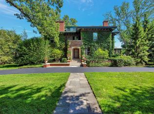 2878 Sheridan Pl, Evanston, IL 60201