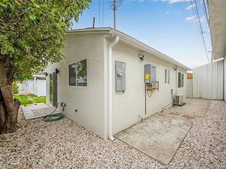 1652 E Rogers St #A — Photo 20