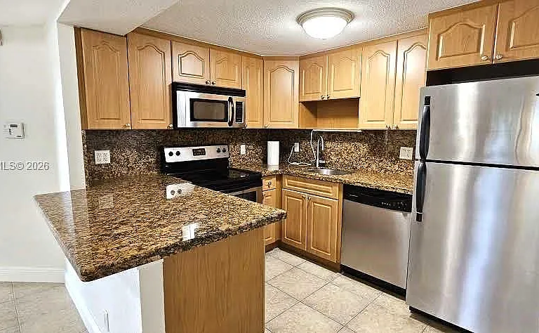 8290 Lake Dr #332 — Photo 7