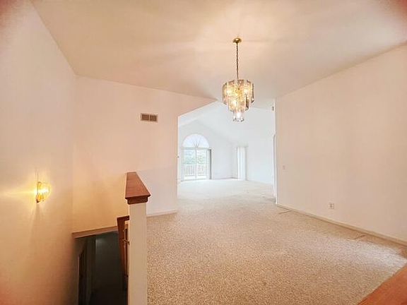 5th image of 29637 N Meadowridge