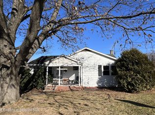 901 Chestnut St, Mayfield, PA 18433