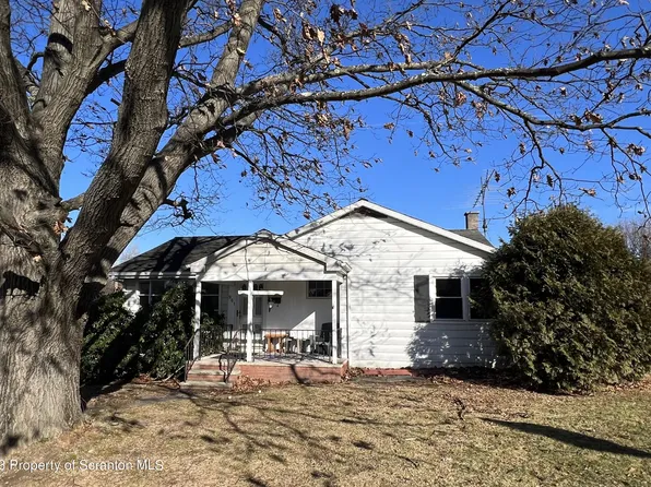 901 Chestnut St, Mayfield, PA 18433