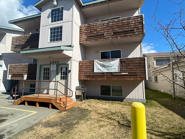 2329 Eureka St — Photo 18