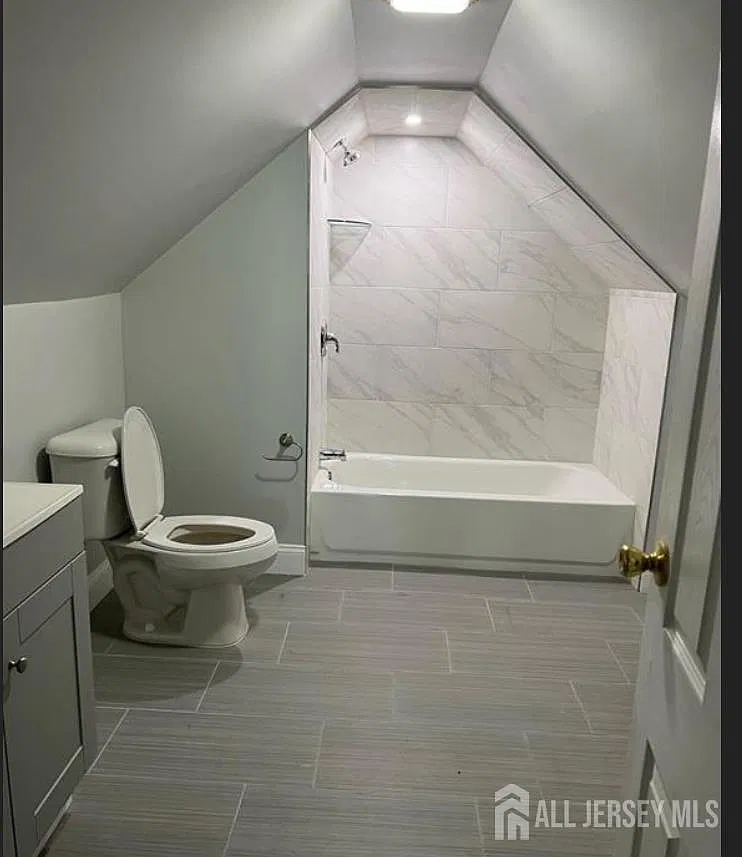 2 bed, 1.0 bath, 850 sqft, $2,750 — Photo 4